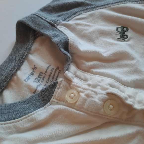 ❤️ 5/$22 Carters henley with embroidered tractor 9-12m - Picture 2 of 2